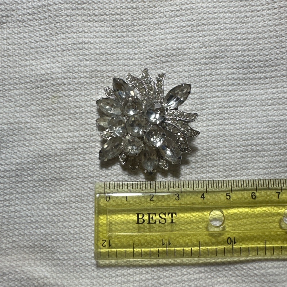 Mid-Century Rhinestone Snowburst · Collectible Vintage Jewelry